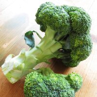 Brócoli Calabrese (Brassica oleracea) orgánico
